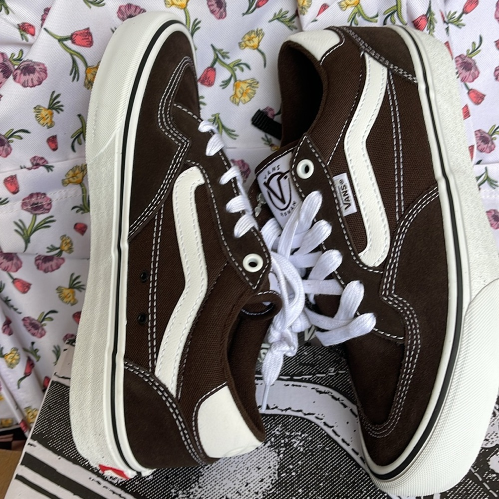 Vans WMNS Rowan
Dark Brown
VN0A5JICDRB Sneakers - Picture 12 of 16